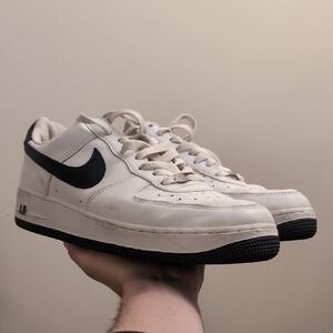 Nike White and Black Sneakers Classic Style